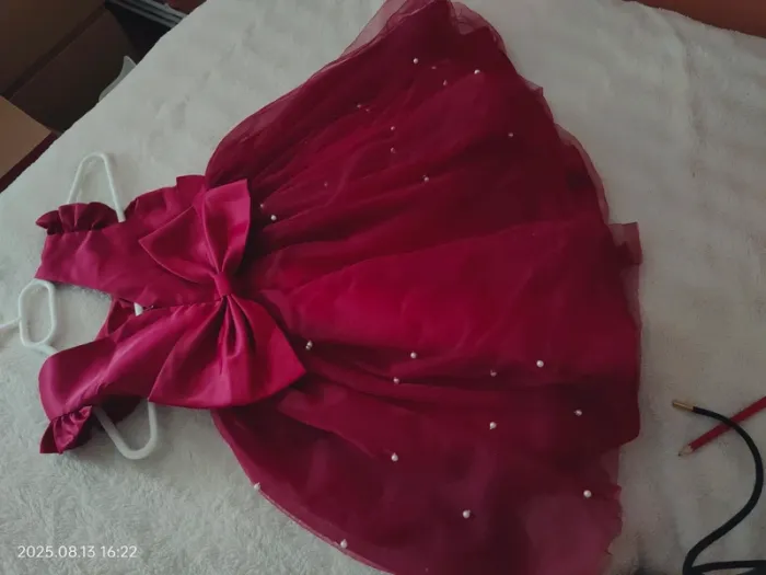 Robe à perles nacré 7 ans - photo numéro 3