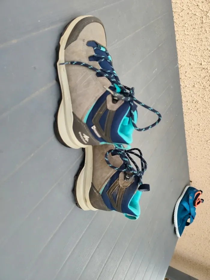 Chaussures de randonnée Quechua taille 34 - photo numéro 4