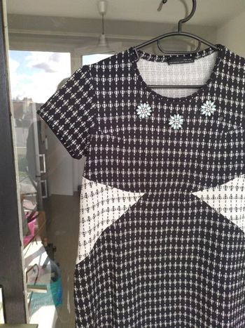 Robe noire et blanche à paillettes Zara Taille M En très bon état