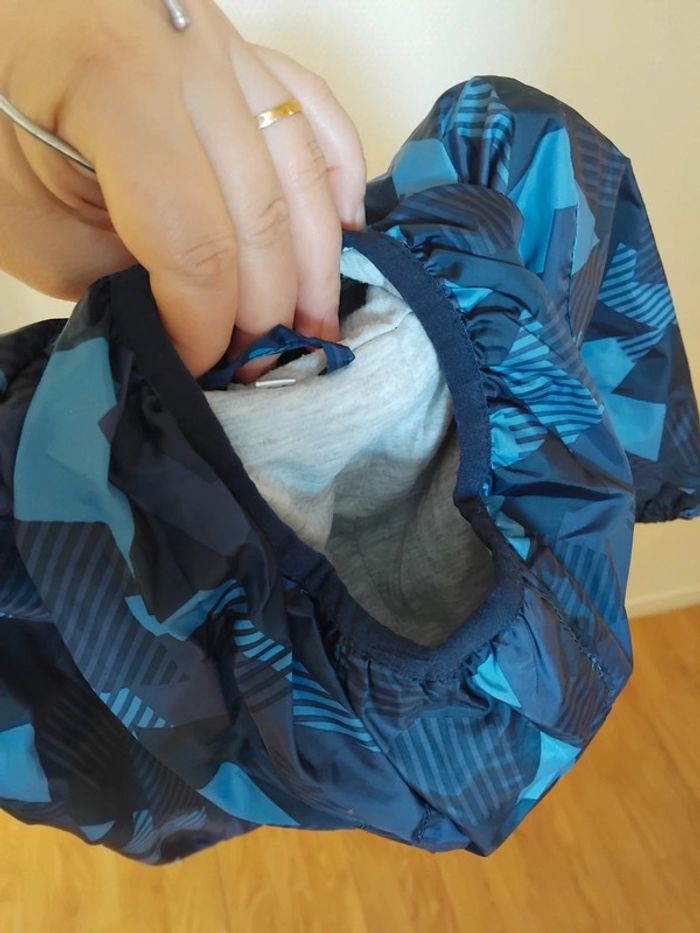 Veste imperméable bébé taille 74(9/12mois) - photo numéro 4