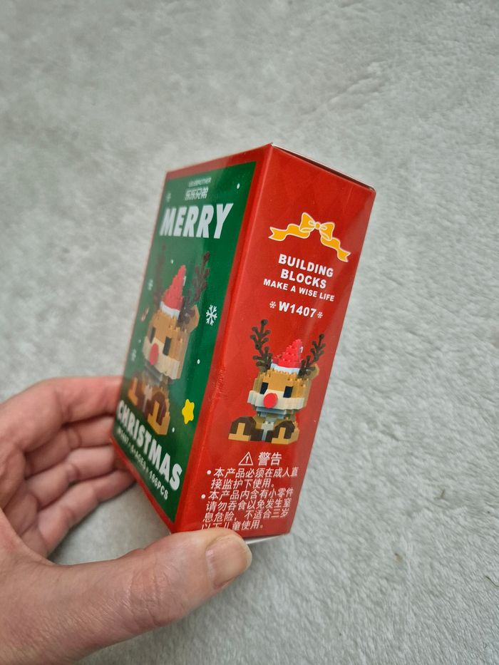 Renne de Noël à construire avec des petits blocs de construction