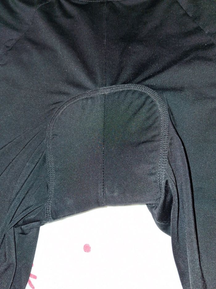 Short de cycliste - photo numéro 5