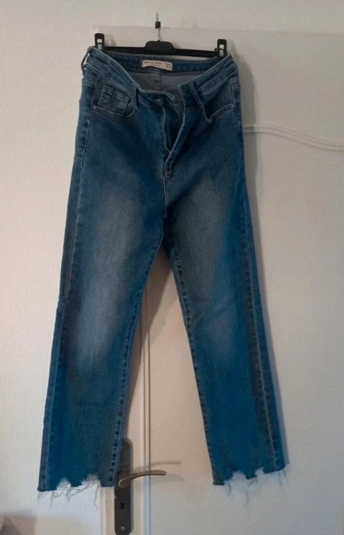 Jean coupe droite. Taille 36. Hello Miss