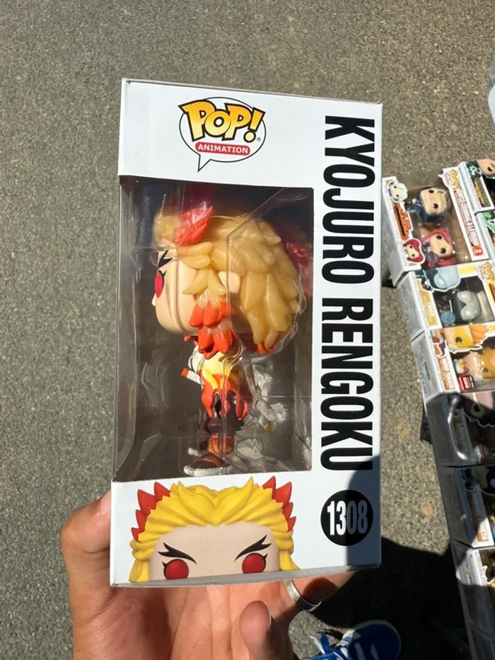 Funko Pop Kyojuro Rengoku 1308 GITD - Demon Slayer - photo numéro 3