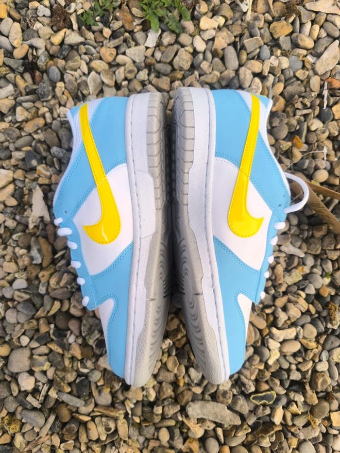 Baskets Nike dunk low next nature hommer Simpson bleu et blanche pointure 39 neuves avec boîte - photo numéro 3