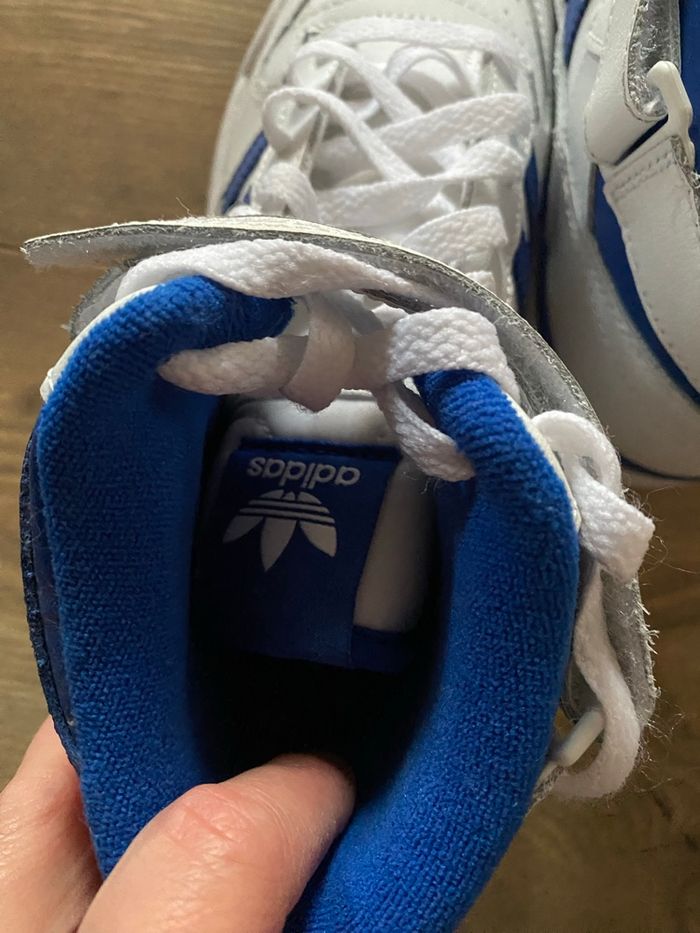 Baskets Adidas blanches et bleues T37 1/3 - photo numéro 2