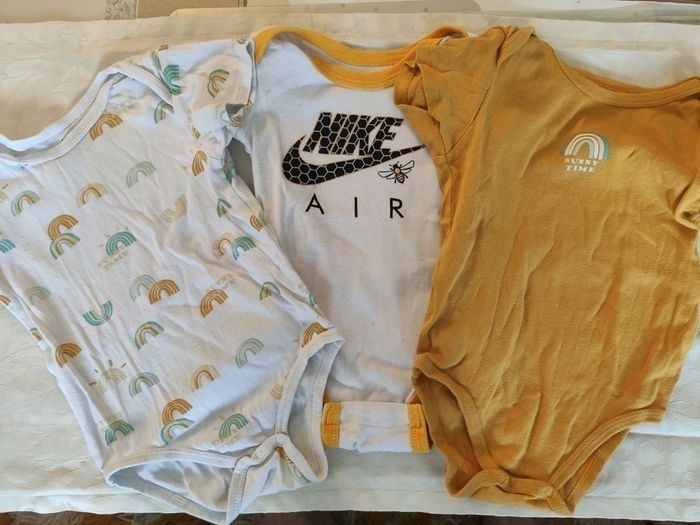 Lot de 12 bodys - 18 mois - bon état - photo numéro 3