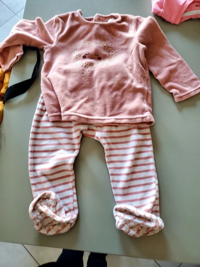 2 pyjamas