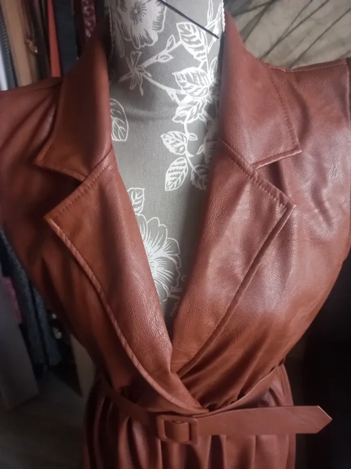 Robe simili cuir marron longue - photo numéro 2