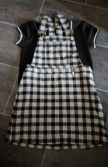 Robe salopette+ t shirt
