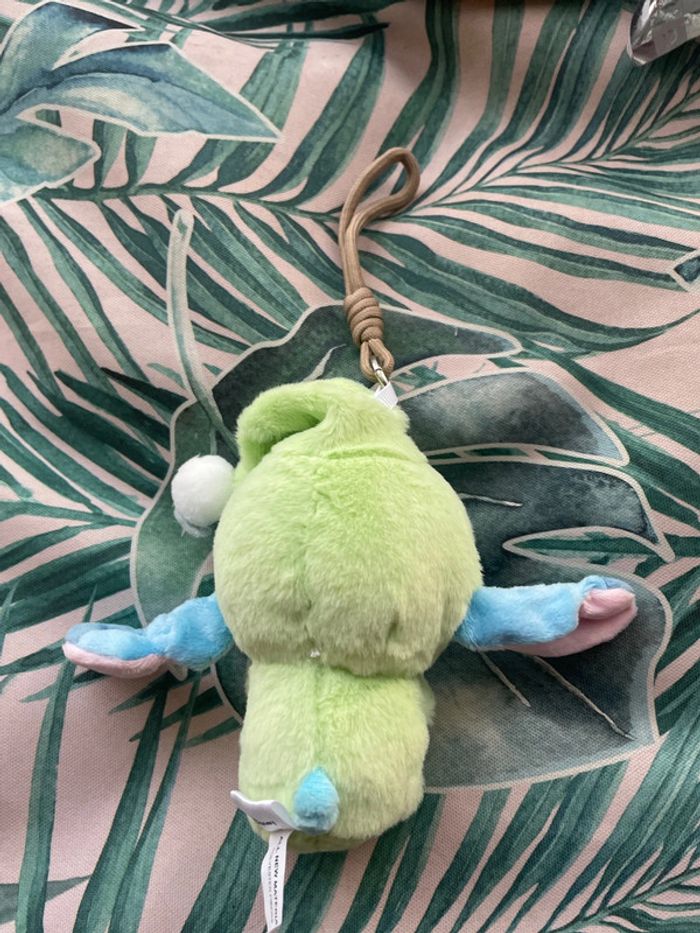 Labubu Stitch vert Neuf Disney Miniso - photo numéro 3