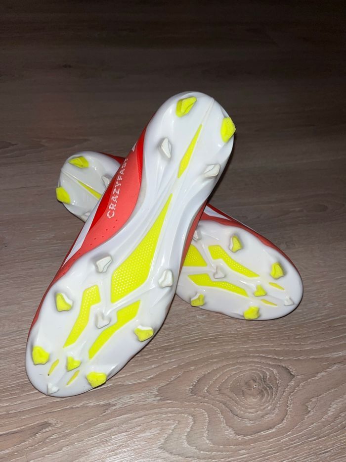 Crampon moulés Adidas - photo numéro 2