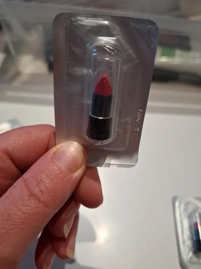 Rouge a levres lot de 4 - photo numéro 6