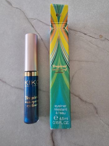 Eye liner bleu irisé