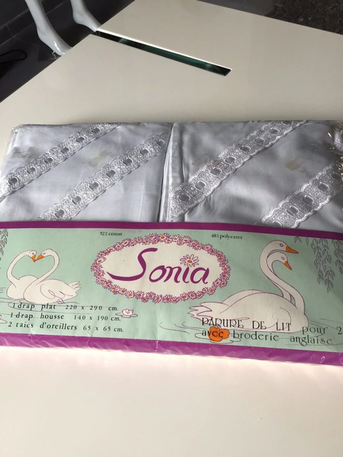 Parure de lit 52% coton 2 personnes broderie anglaise - photo numéro 9