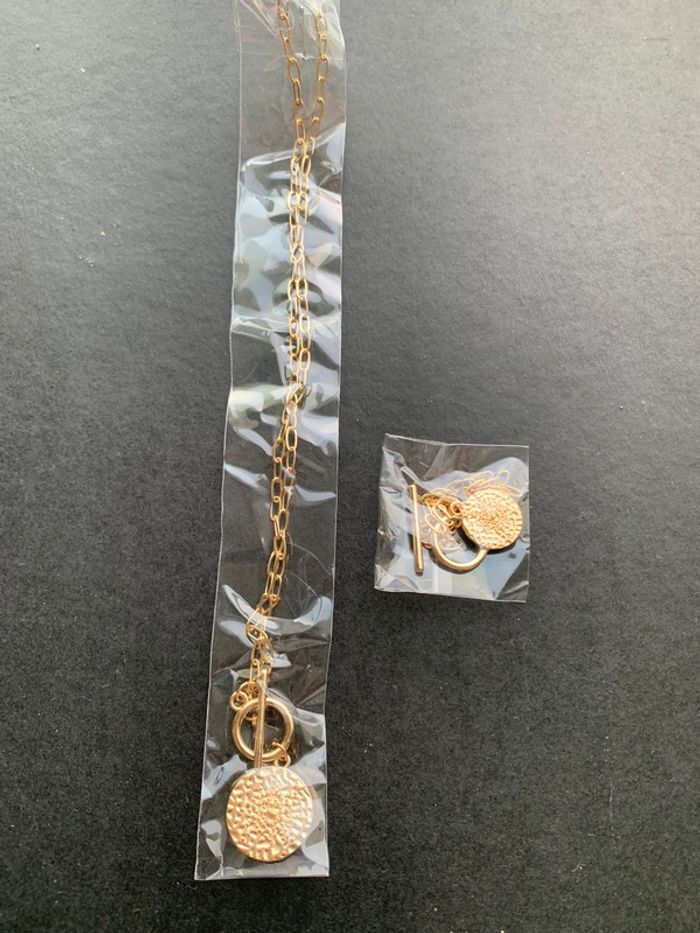 Ensemble collier et bracelet dorés