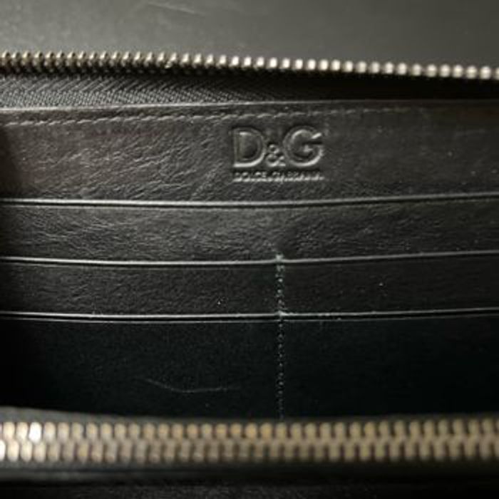 Porte-monnaie dolce, Gabbana en cuir, véritable prix, réel acheté 450 € - photo numéro 3