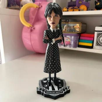 Figurine neca mercredi addams wednesday