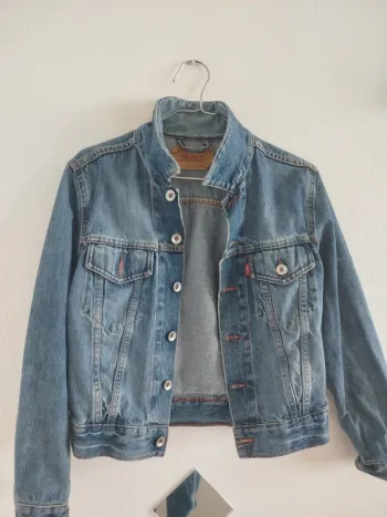 Veste levis 10 ans