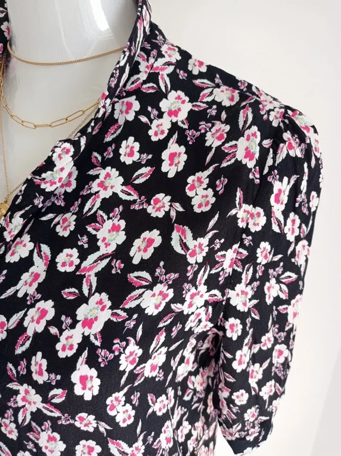 Haut court blouse noir fleurie colorée manches courtes T.38 Pimkie - photo numéro 2