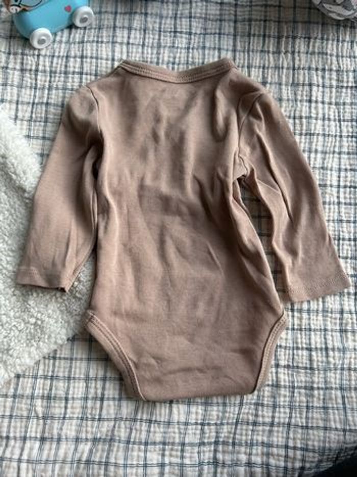 2 bodies 1 mois manches longues - photo numéro 4