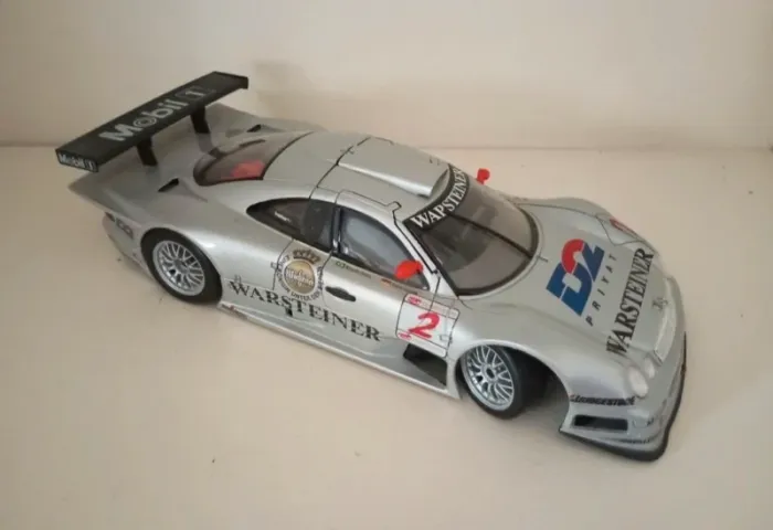 Miniature 1/18 Mercedes CLK GTR