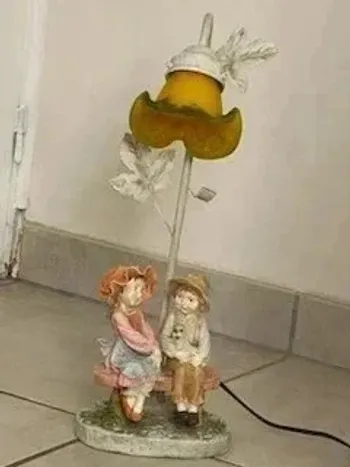 Lampe porcelaine couple enfant Marque Marchands Paris