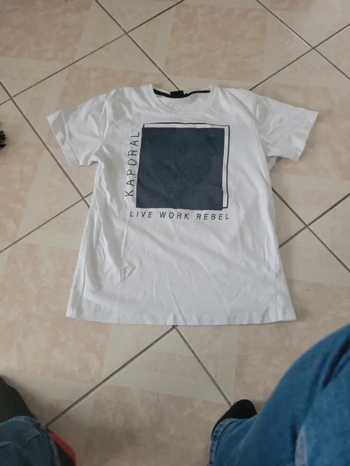 Tee-shirt taille 14 ans