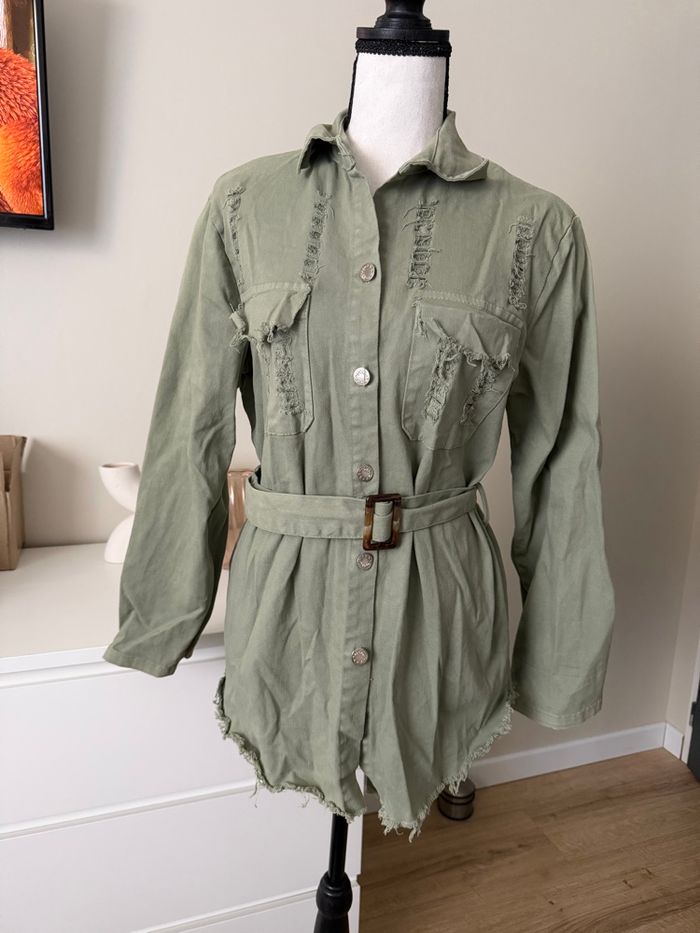 Veste kaki, effet "déchirée"