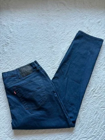 Jean Levi’s homme 541 Athletic taper regular straight droit W39 L34 48/50 XL/2XL enduit bleu marine
