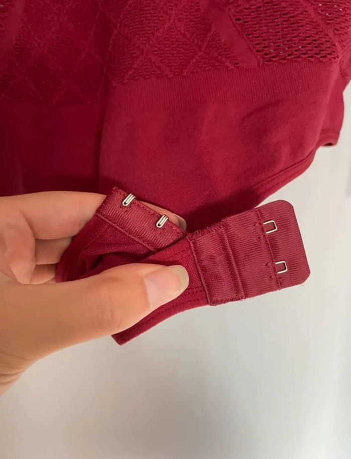 haut body motif trou - photo numéro 6