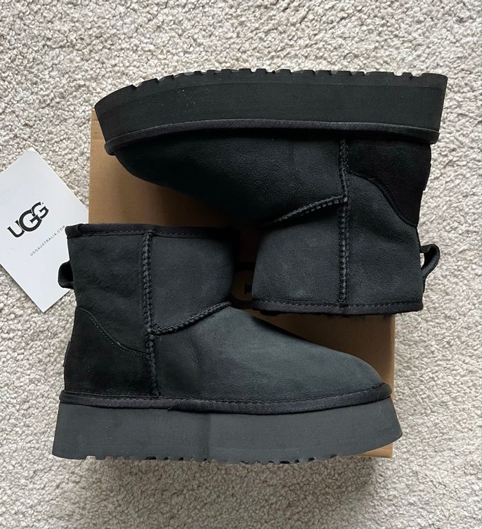 Bottines UGG Classic Mini Platform - Taille 37 - Neuves - photo numéro 2
