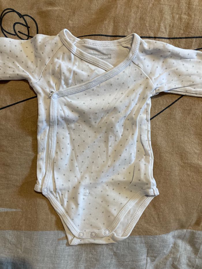 Lot 5 bodies manches longues taille 6 mois - photo numéro 2