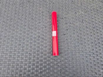 Vinyle adhésif permanent rouge framboise pour machine de découpe