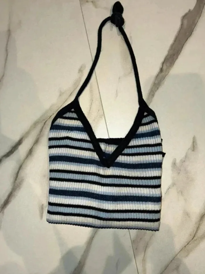 Crop top épaules dénudées 12 ans – Tricots Jennyfer – Rayé bleu/blanc/noir – Très bon état - photo numéro 2