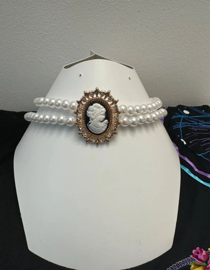 Magnifique collier double perle blanche avec camée