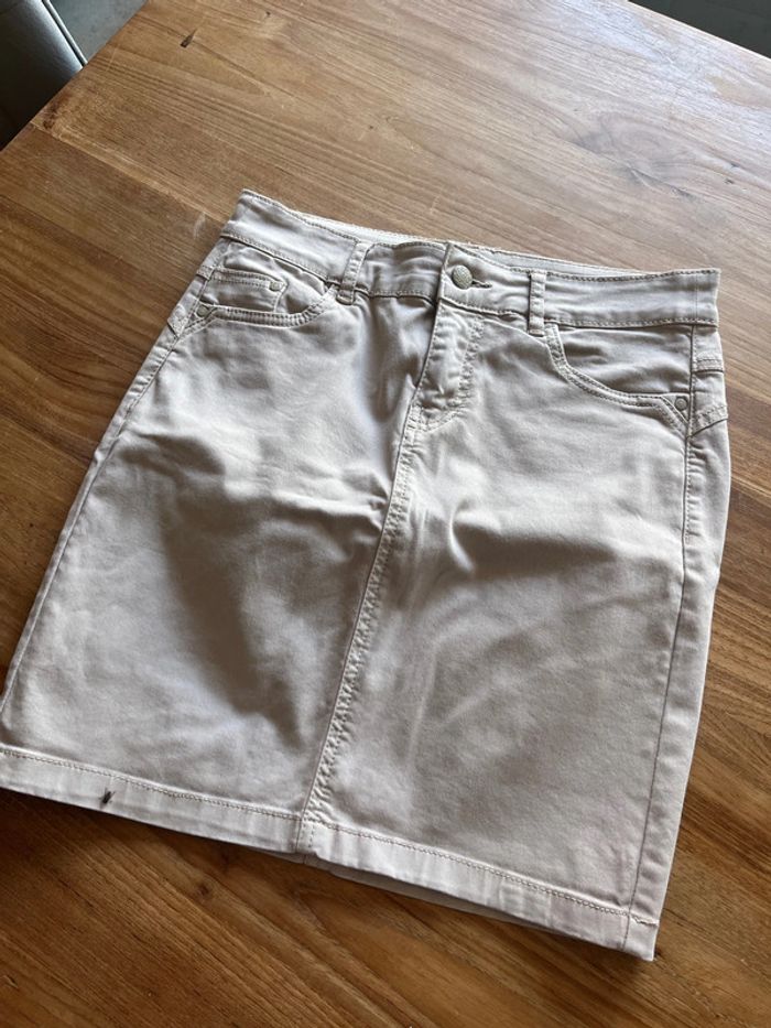 Jupe droite camaïeu beige