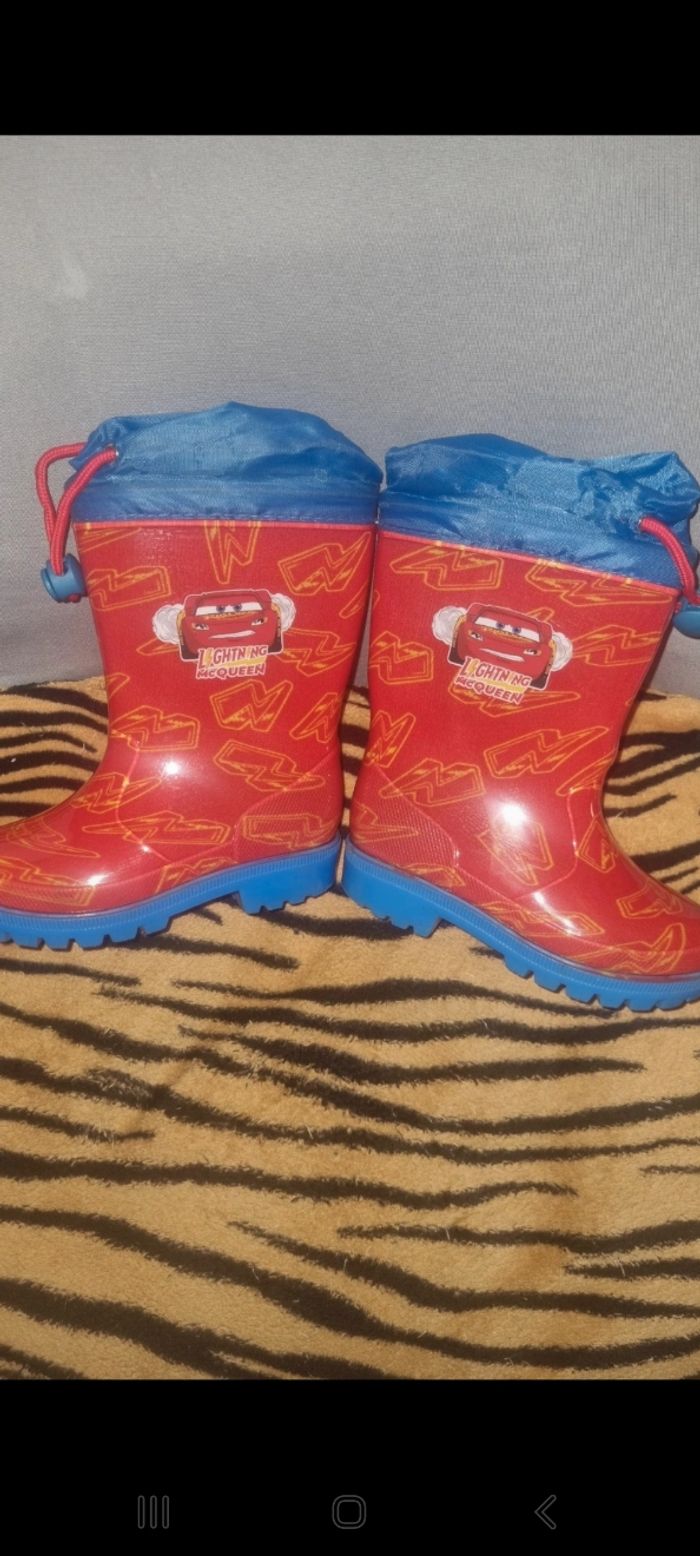 Bottes de pluie cars 24/25 en très bon état
