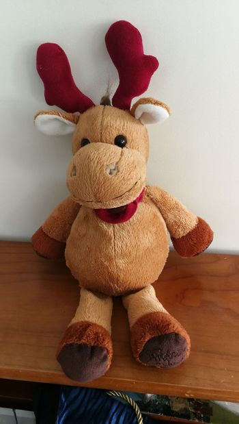 Peluche élan avec écharpe