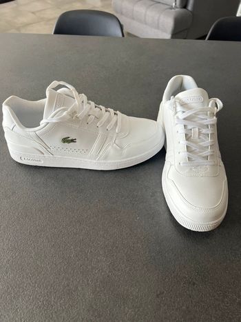 Paire de basket Lacoste T-CLIP