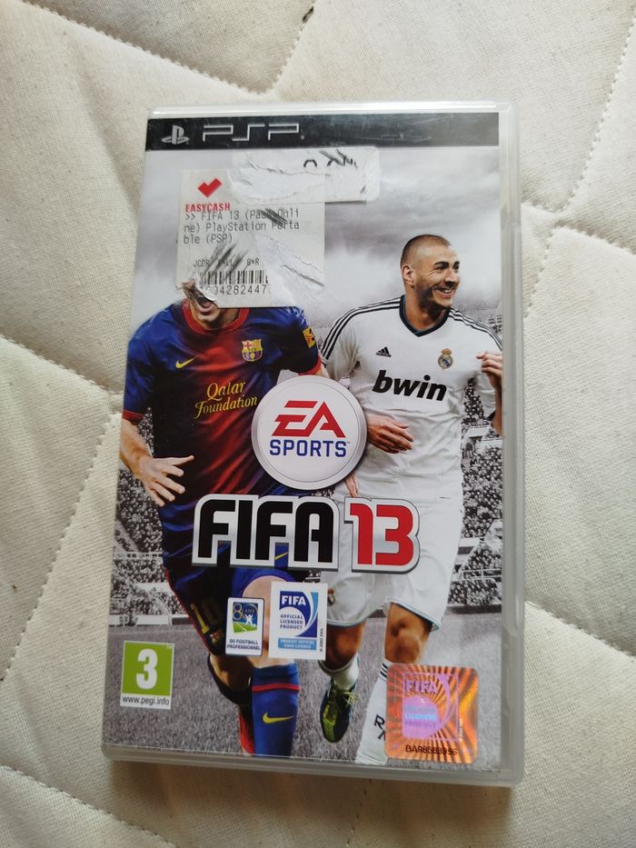 Jeux PSP Ridge Racer 2 et FIFA 13 - photo numéro 2