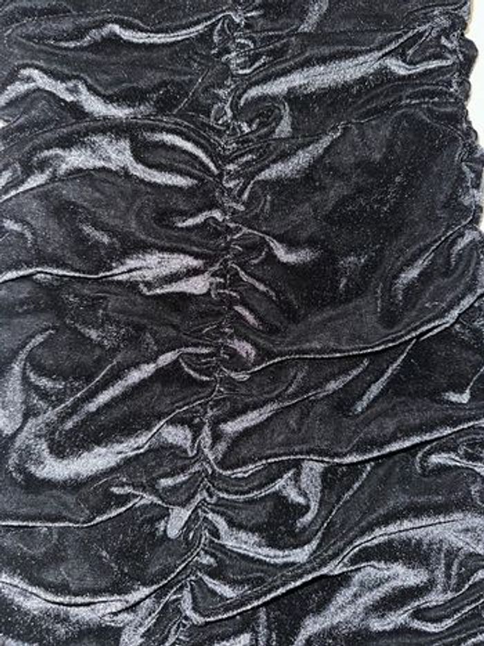 Robe moulante en velours - photo numéro 2