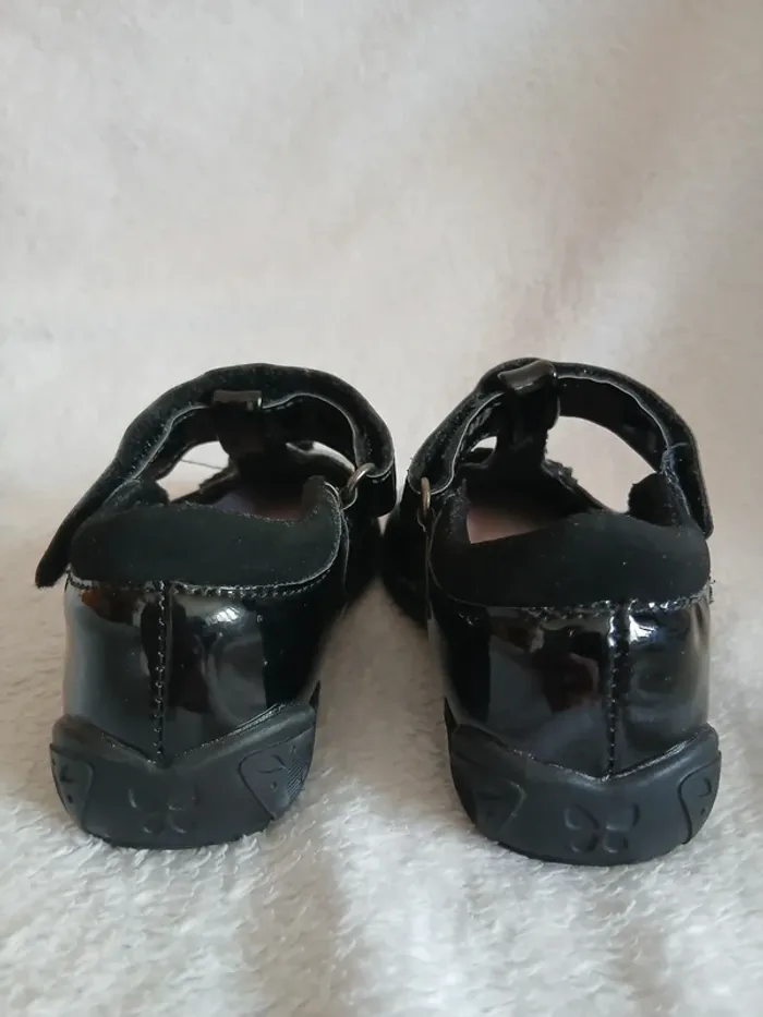 Jolies Ballerines vernies pointure 24 - photo numéro 3