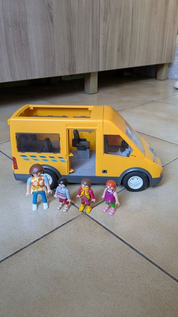 Bus scolaire playmobil
