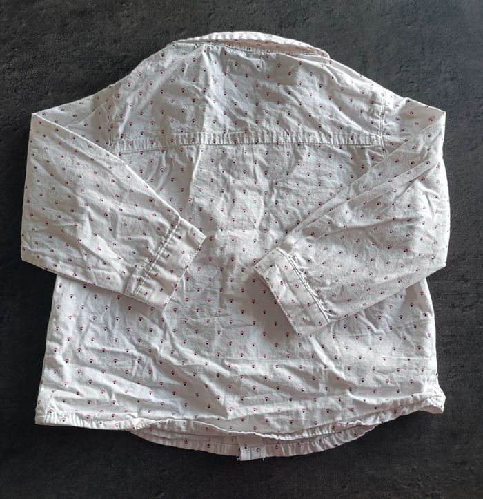 Chemises manches longues blanche et motifs
Taille 18 mois - photo numéro 2