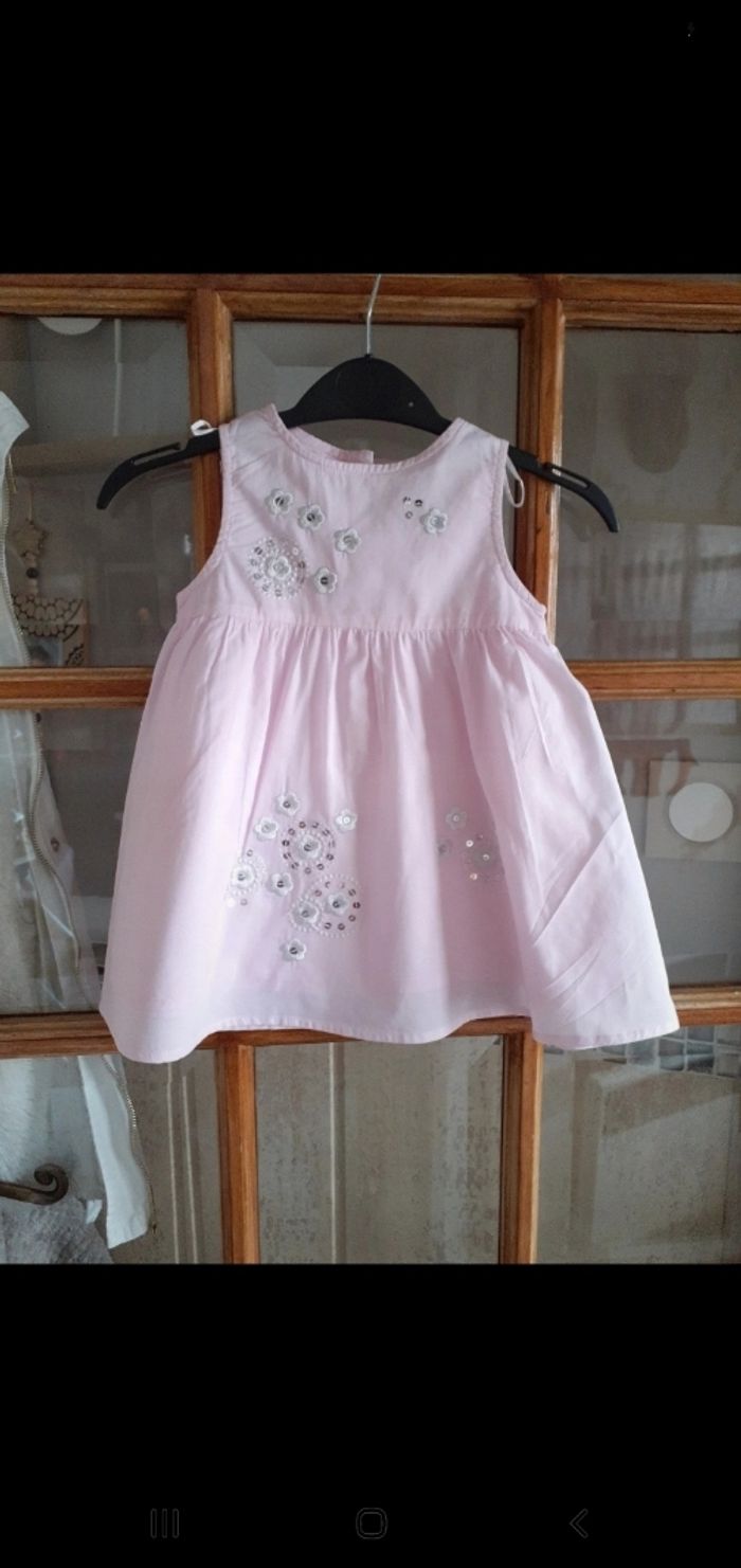 Lot de 5 jolies robes d'été bébé fille 12 mous 5 modeles - photo numéro 4