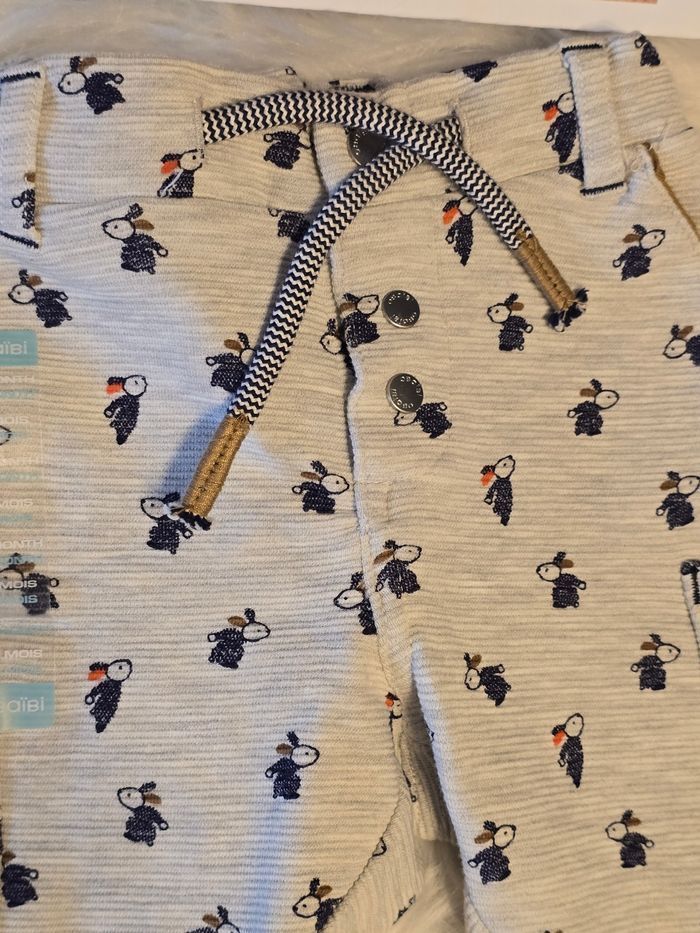 NEUFS  (non portés)🏷🥰😍💙superbe pantalon 12 mois garçon💙💛 - photo numéro 3