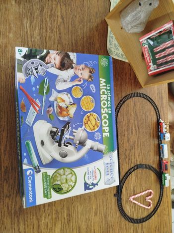 Microscope “La Science au Microscope