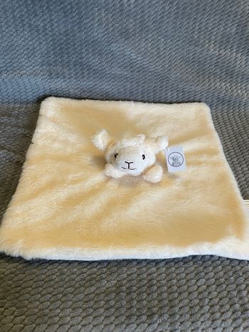 Doudou plat mouton écru blanc beige Éditions Doucet