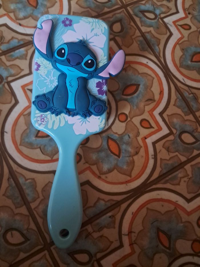 Brosse a cheuveux stitch - photo numéro 2